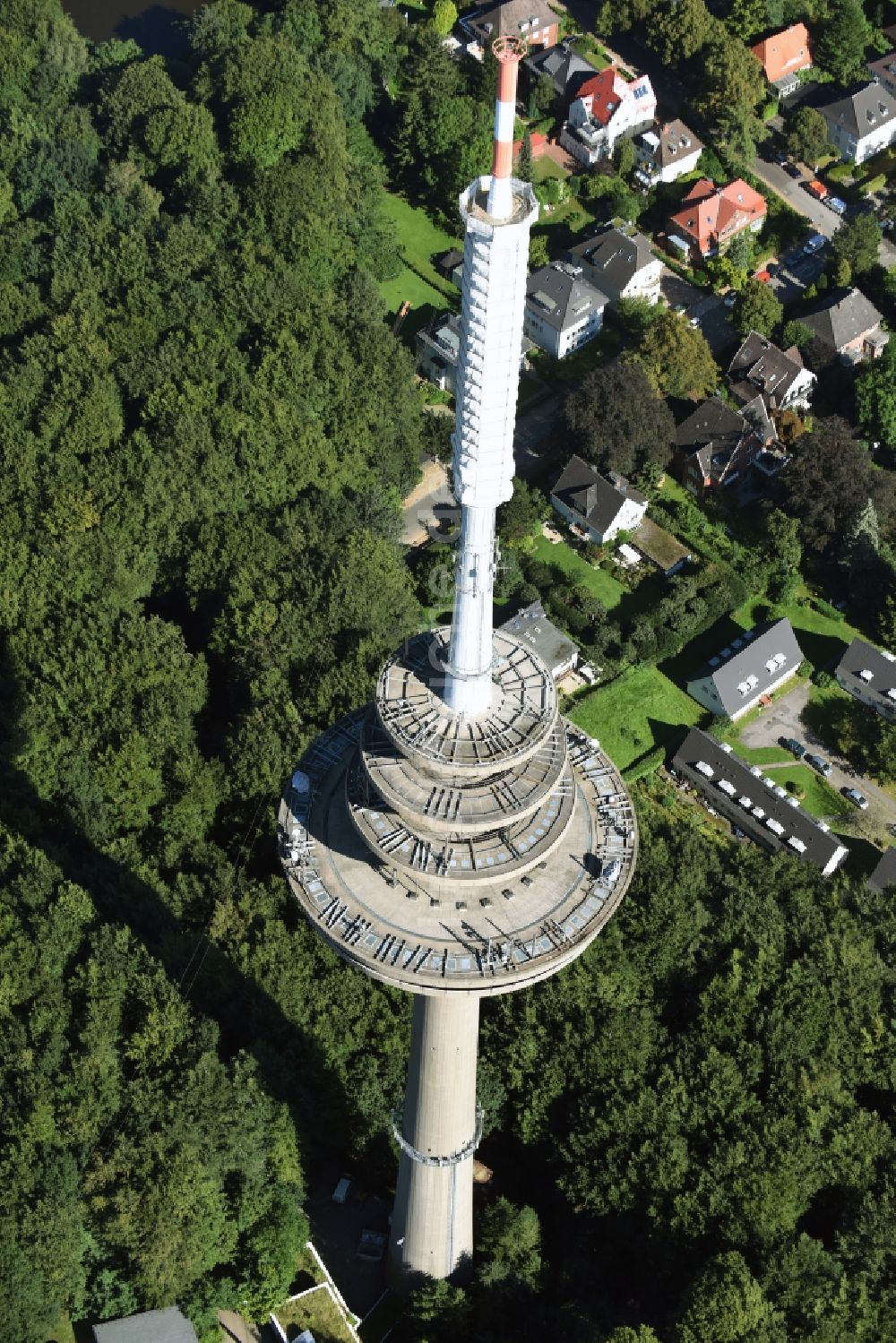 Luftbild Kiel - Fernmeldeturm im Vieburger Gehölz in Kiel im Bundesland Schleswig-Holstein