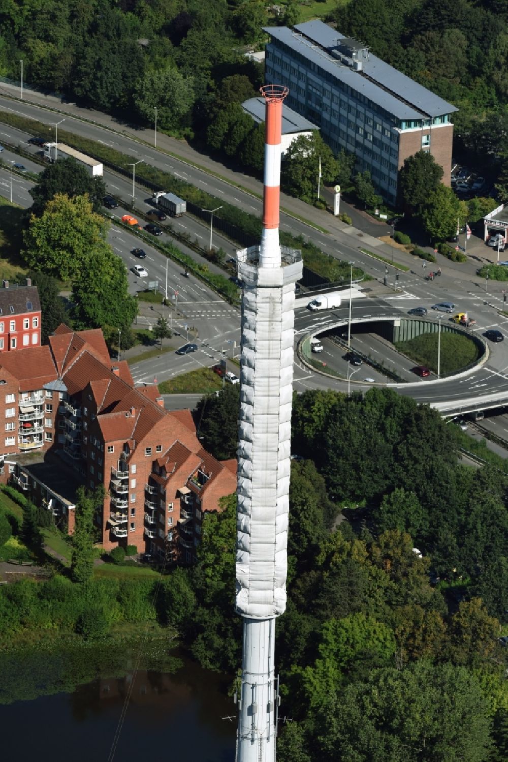 Kiel aus der Vogelperspektive: Fernmeldeturm im Vieburger Gehölz in Kiel im Bundesland Schleswig-Holstein