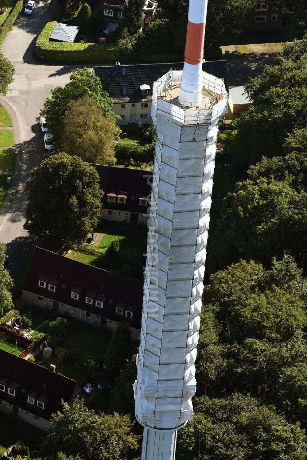 Luftaufnahme Kiel - Fernmeldeturm im Vieburger Gehölz in Kiel im Bundesland Schleswig-Holstein