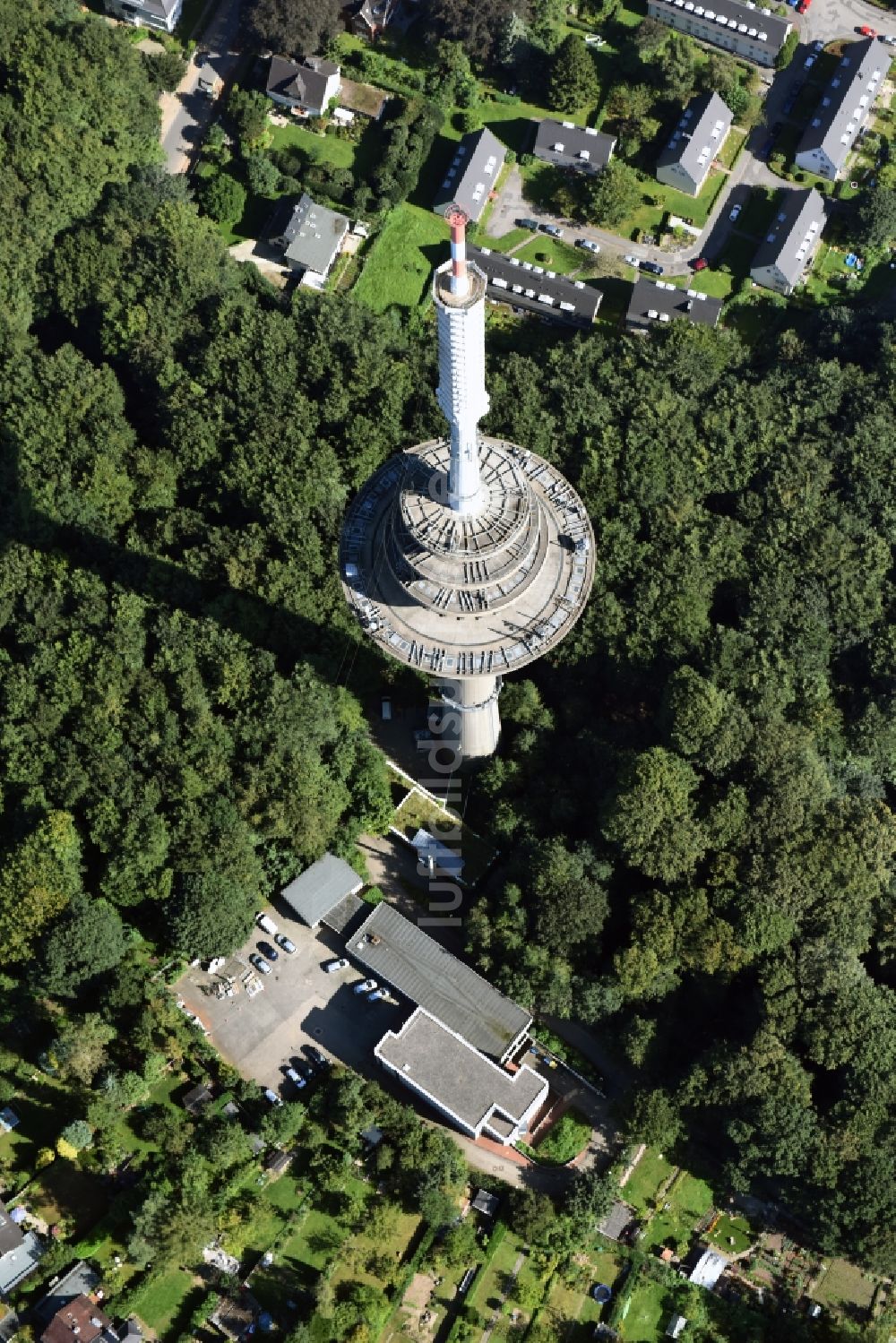 Kiel aus der Vogelperspektive: Fernmeldeturm im Vieburger Gehölz in Kiel im Bundesland Schleswig-Holstein