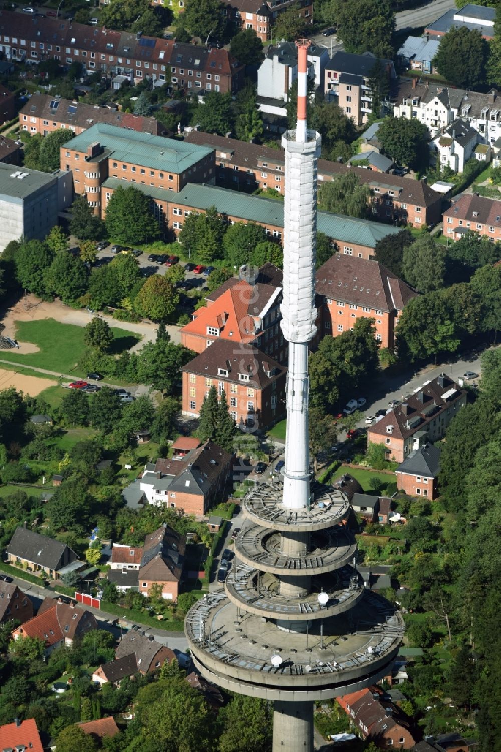 Kiel aus der Vogelperspektive: Fernmeldeturm im Vieburger Gehölz in Kiel im Bundesland Schleswig-Holstein