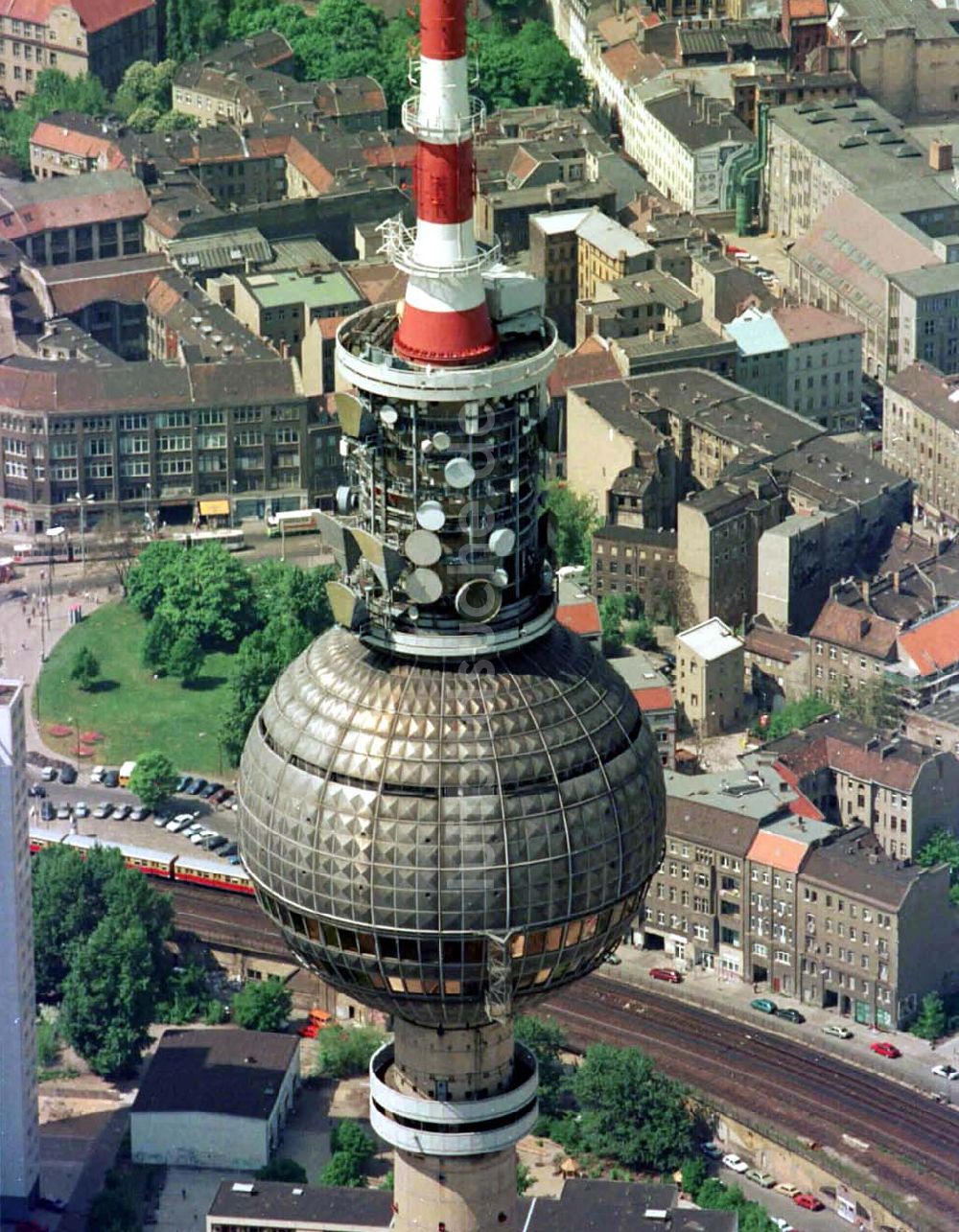 Berlin aus der Vogelperspektive: 23.06.94 Fernsehturm