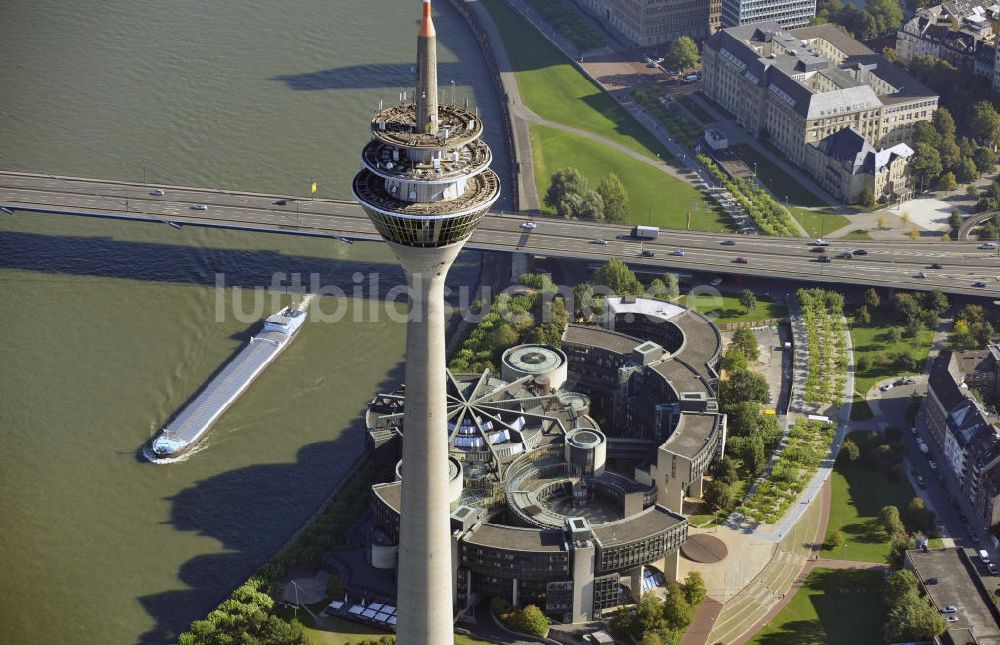 Luftbild Düsseldorf - Fernsehturm und Landtag Düsseldorf