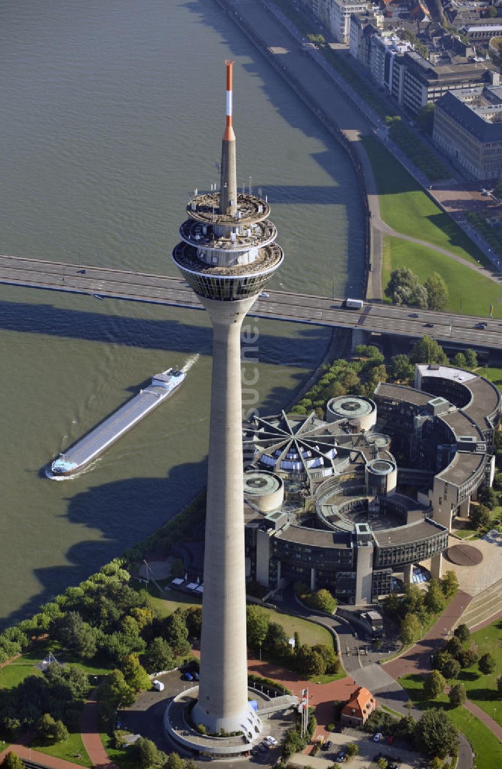 Düsseldorf von oben - Fernsehturm und Landtag Düsseldorf