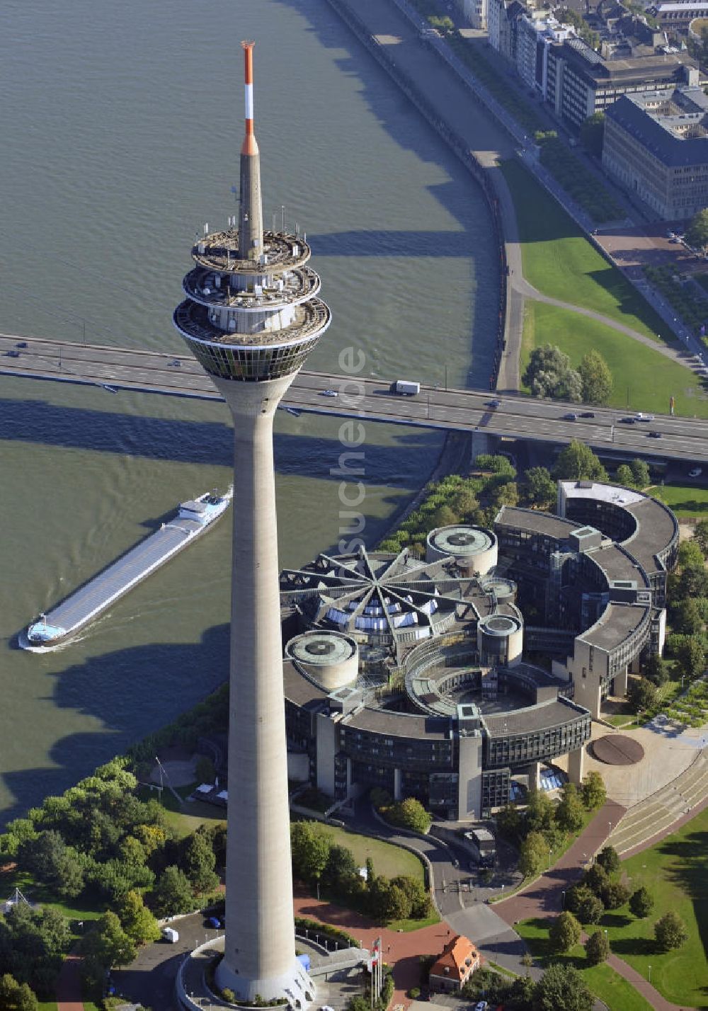 Luftbild Düsseldorf - Fernsehturm und Landtag Düsseldorf