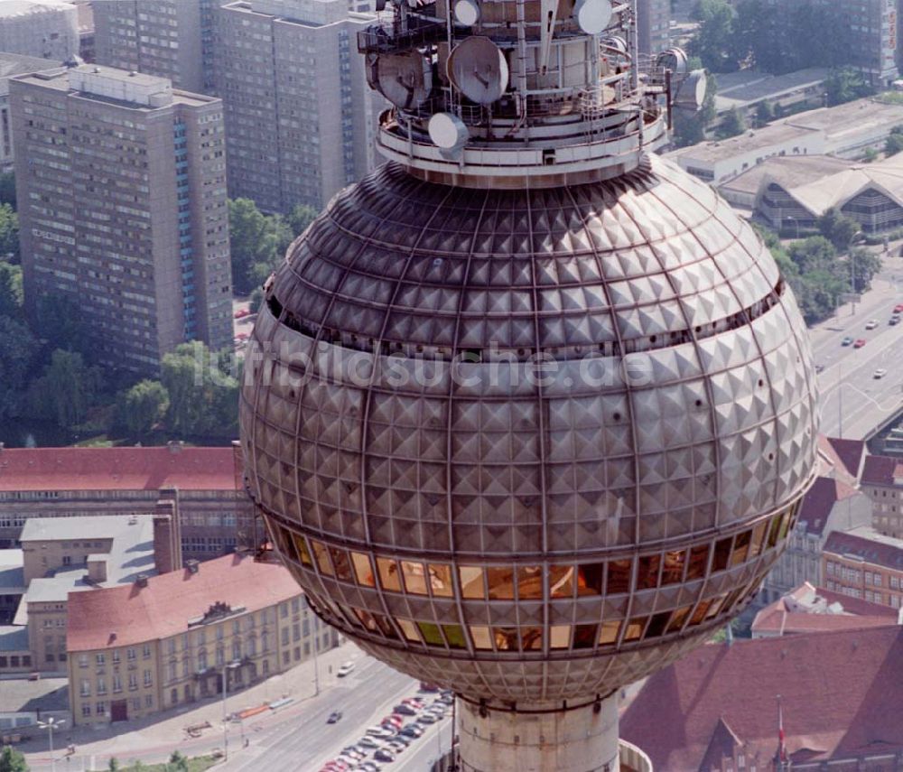 Luftbild Berlin Mitte - Fernsehturmkuppel Berlin Alexanderplatz