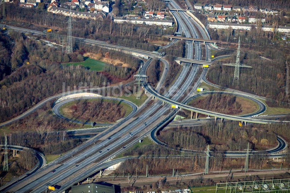 Luftaufnahme Dortmund - Fernstraße Abfahrt der Bundesstraße B236 im Ortsteil Alt-Scharnhorst in Dortmund im Bundesland Nordrhein-Westfalen, Deutschland