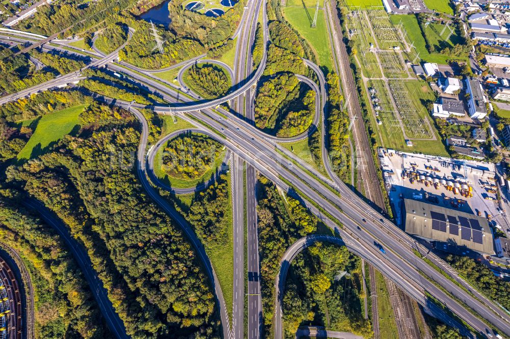 Dortmund von oben - Fernstraße Abfahrt der Bundesstraße B236 im Ortsteil Alt-Scharnhorst in Dortmund im Bundesland Nordrhein-Westfalen, Deutschland