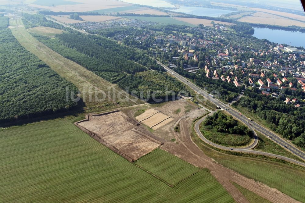 Luftaufnahme Rötha - Fernstraße Abfahrt der Bundesstraße B95 in Rötha im Bundesland Sachsen