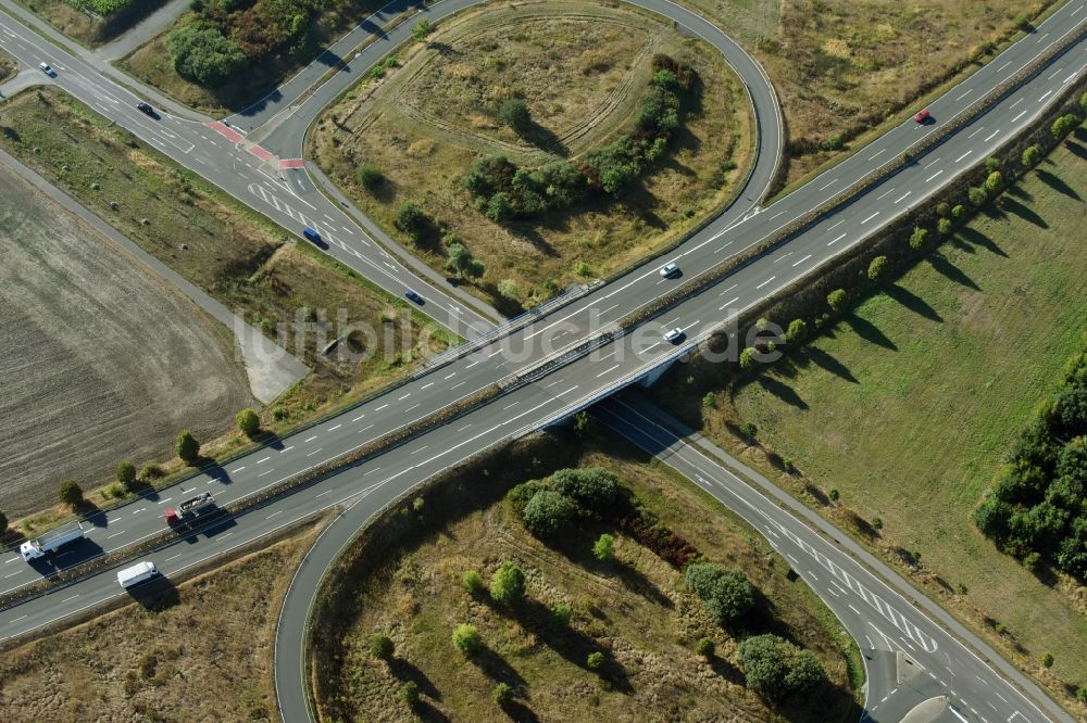 Wolmirstedt aus der Vogelperspektive: Fernstraße Abfahrt der Bundesstraße B189 in Wolmirstedt im Bundesland Sachsen-Anhalt