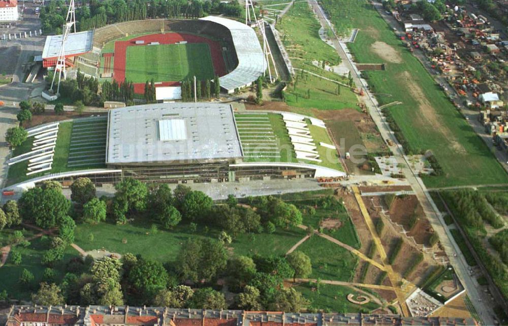 Berlin - Prenzlauer Berg von oben - Ferstigstellung der Schmeling-Halle im Jahnsportpark in Berlin - Prenzlauer Berg durch die OSB-Sportstätten GmbH