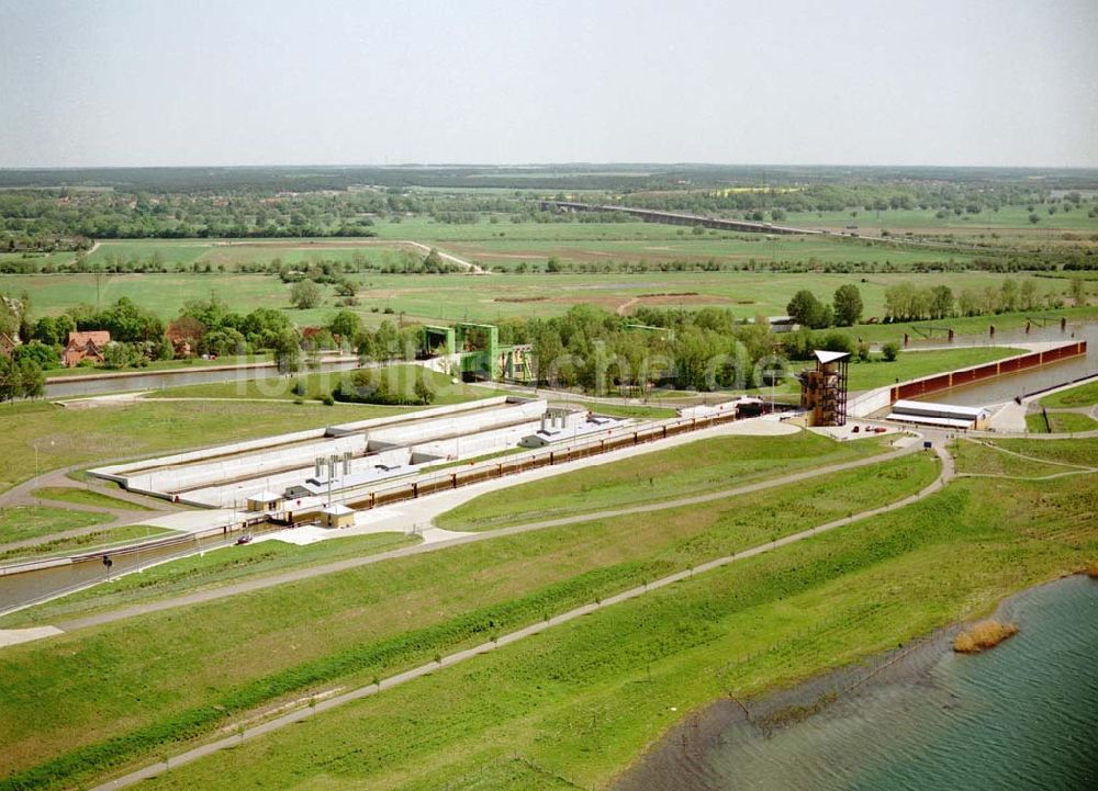 Rothensee / Sachsen - Anhalt von oben - Fertig ausgebaute Schleuse Rotensee zwischen Mittellandkanal und Elbe - Havel Kanal am Wasserstraßenkreuz Magdeburg