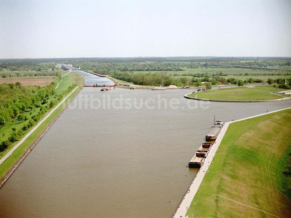 Luftbild Rothensee / Sachsen - Anhalt - Fertig ausgebaute Schleuse Rotensee zwischen Mittellandkanal und Elbe - Havel Kanal am Wasserstraßenkreuz Magdeburg