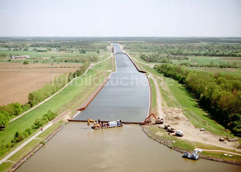 Rothensee / Sachsen - Anhalt aus der Vogelperspektive: Fertig ausgebaute Schleuse Rotensee zwischen Mittellandkanal und Elbe - Havel Kanal am Wasserstraßenkreuz Magdeburg