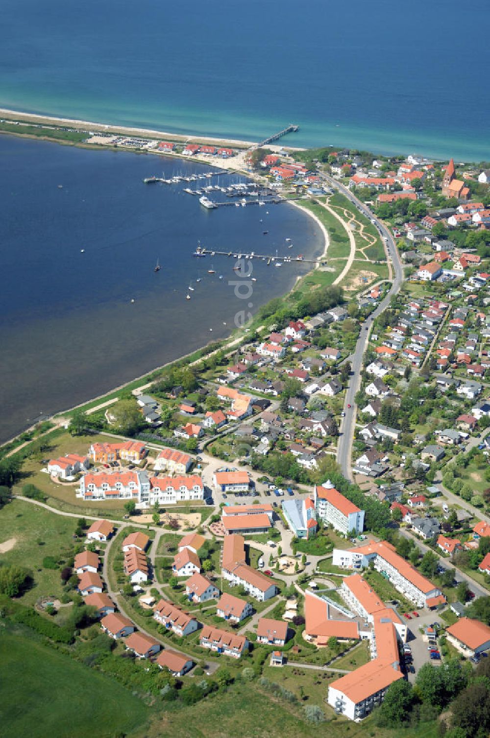 Rerik von oben - Fertig ausgebautes Feriendorf der AWO-SANO GmbH in Rerik / Mecklenburg Vorpommern