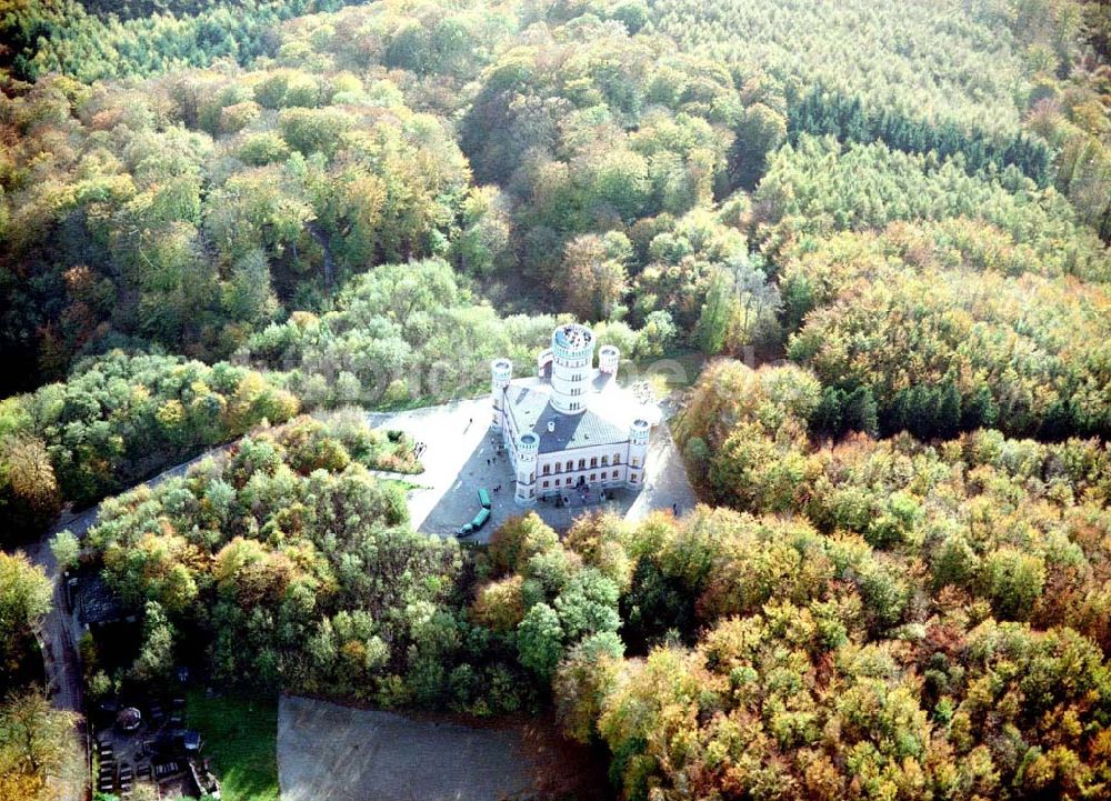 Luftaufnahme Granitz auf Rügen / MV - Fertig rekonstruiertes Jagdschloß Granitz auf Rügen.