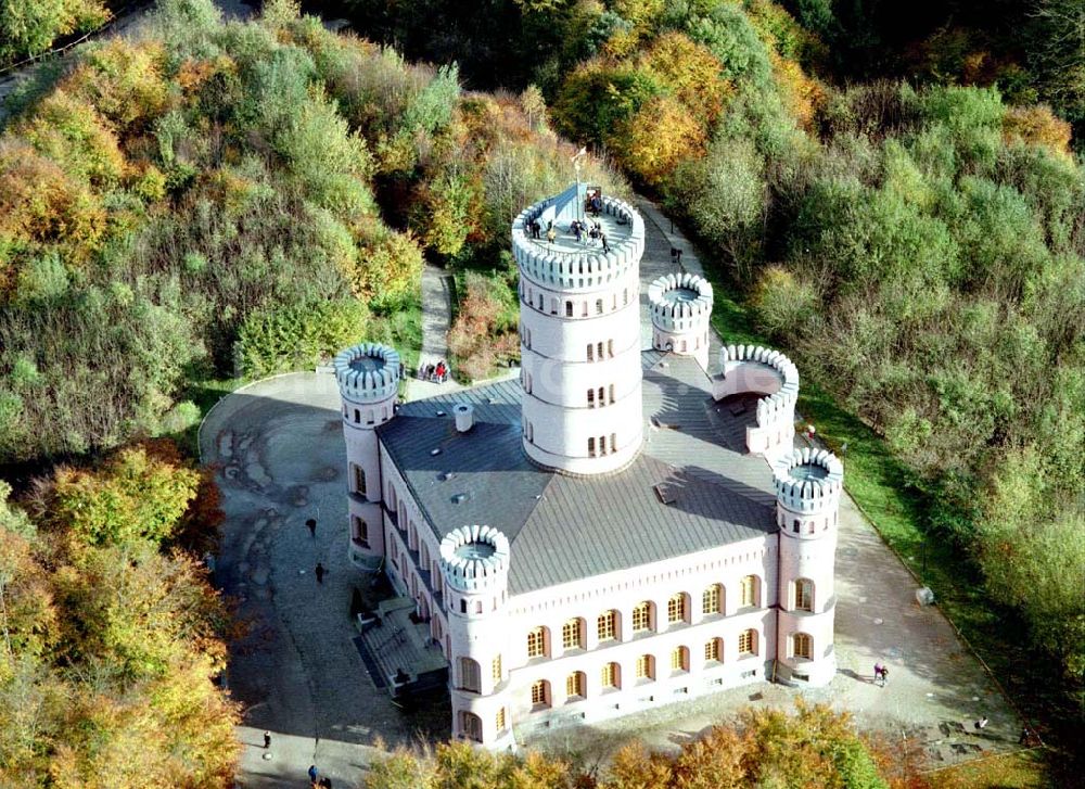 Granitz auf Rügen / MV aus der Vogelperspektive: Fertig rekonstruiertes Jagdschloß Granitz auf Rügen.