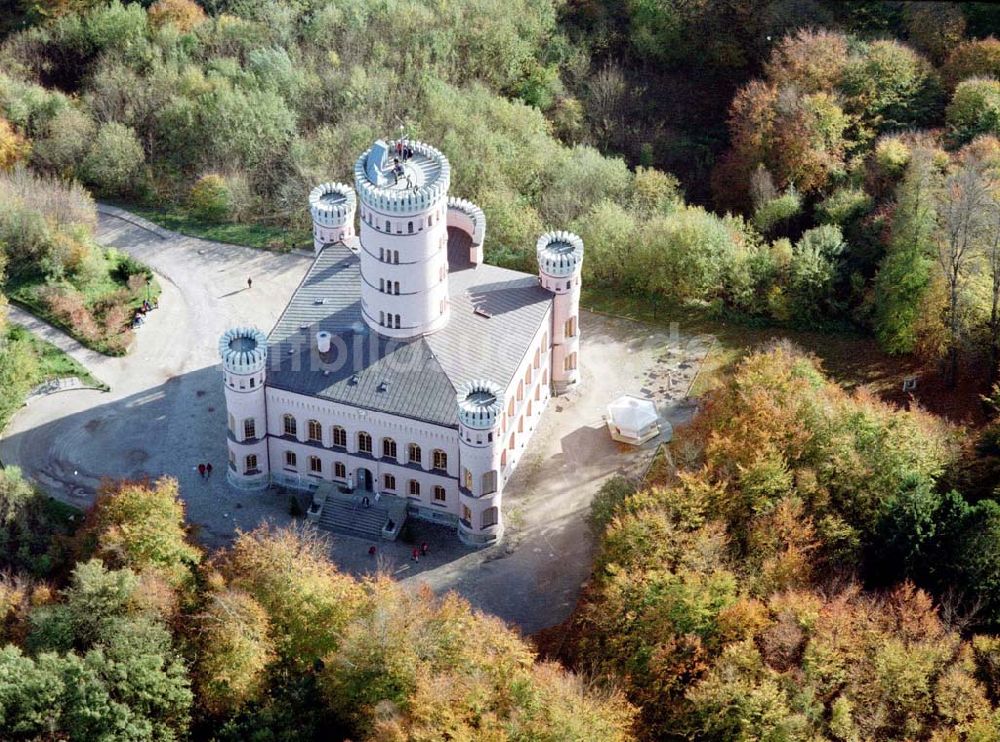 Granitz auf Rügen / MV von oben - Fertig rekonstruiertes Jagdschloß Granitz auf Rügen.