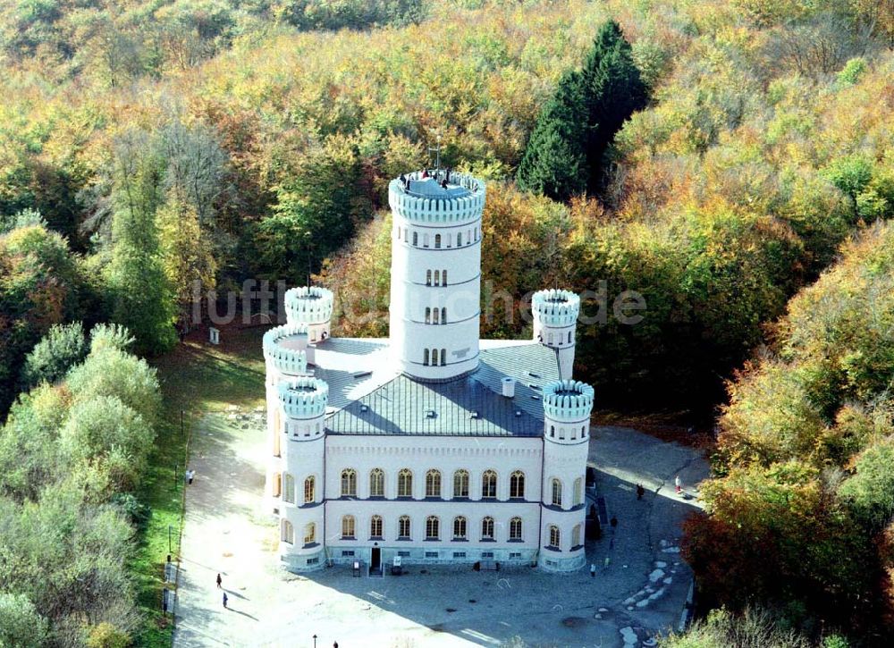 Granitz auf Rügen / MV aus der Vogelperspektive: Fertig rekonstruiertes Jagdschloß Granitz auf Rügen.