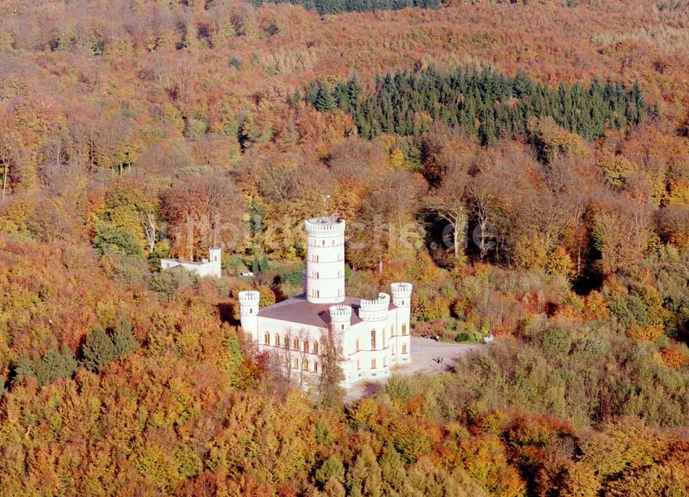 Luftaufnahme Granitz auf Rügen / MV - Fertig rekonstruiertes Jagdschloß Granitz auf Rügen.