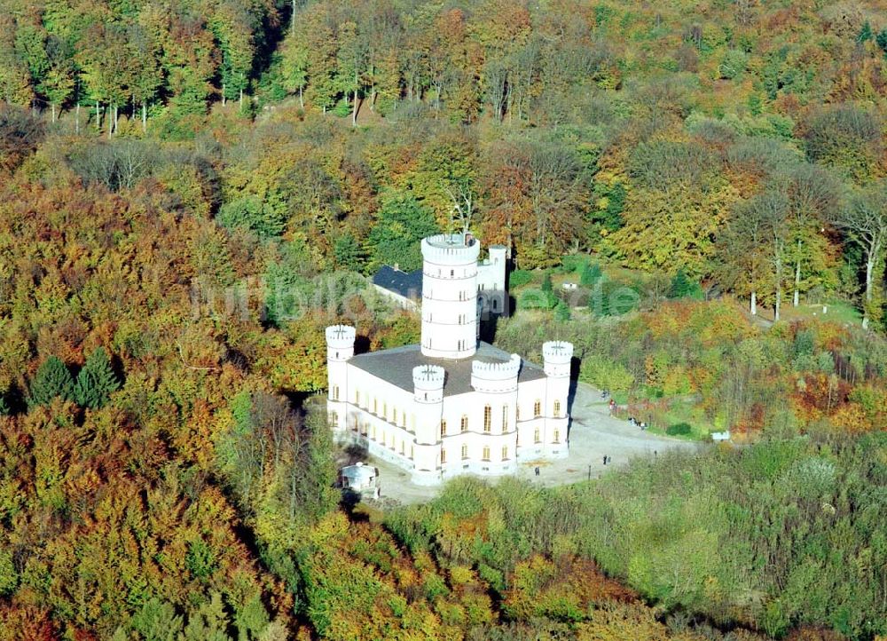 Granitz auf Rügen / MV von oben - Fertig rekonstruiertes Jagdschloß Granitz auf Rügen.