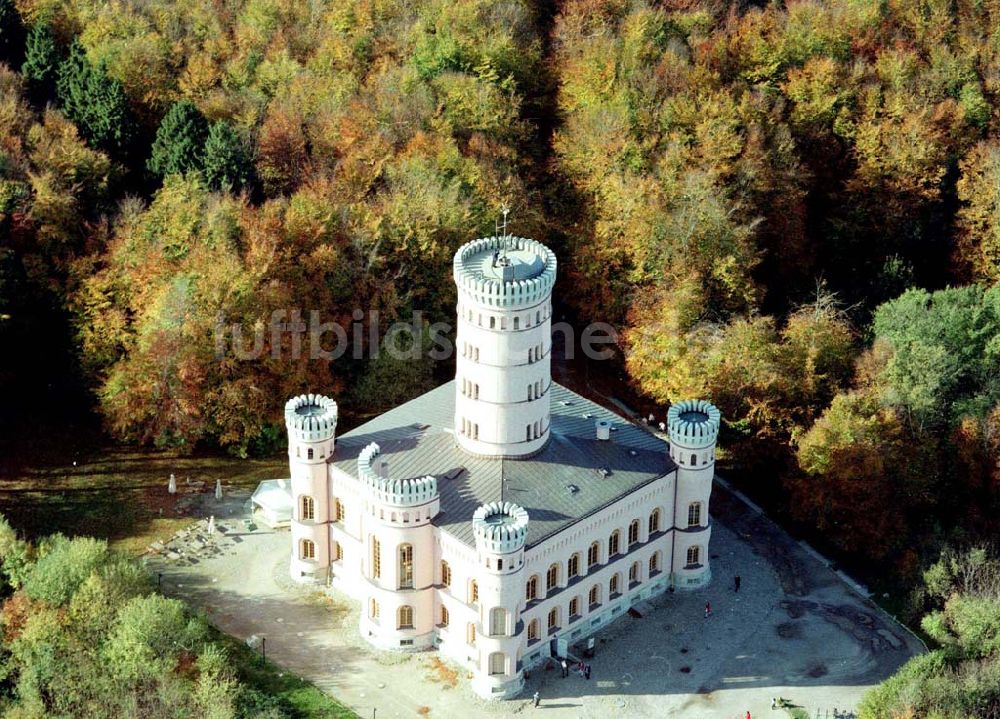 Granitz auf Rügen / MV von oben - Fertig rekonstruiertes Jagdschloß Granitz auf Rügen.