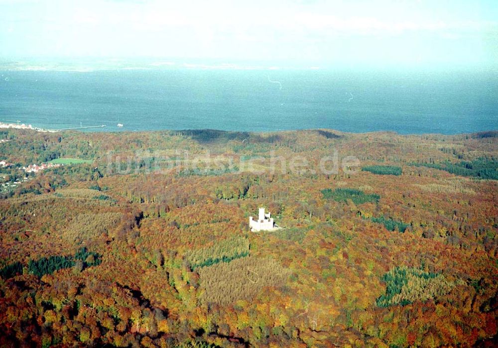 Luftaufnahme Granitz auf Rügen / MV - Fertig rekonstruiertes Jagdschloß Granitz auf Rügen.