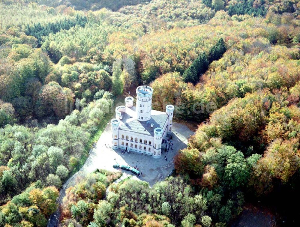 Luftaufnahme Granitz auf Rügen / MV - Fertig rekonstruiertes Jagdschloß Granitz auf Rügen.