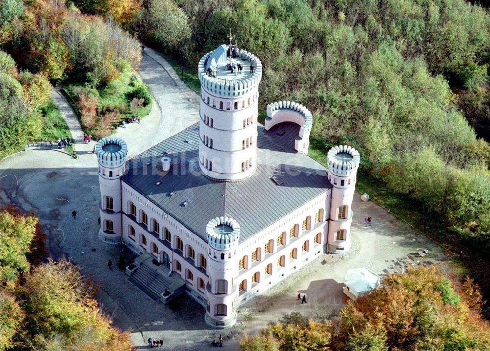 Luftbild Granitz auf Rügen / MV - Fertig rekonstruiertes Jagdschloß Granitz auf Rügen.