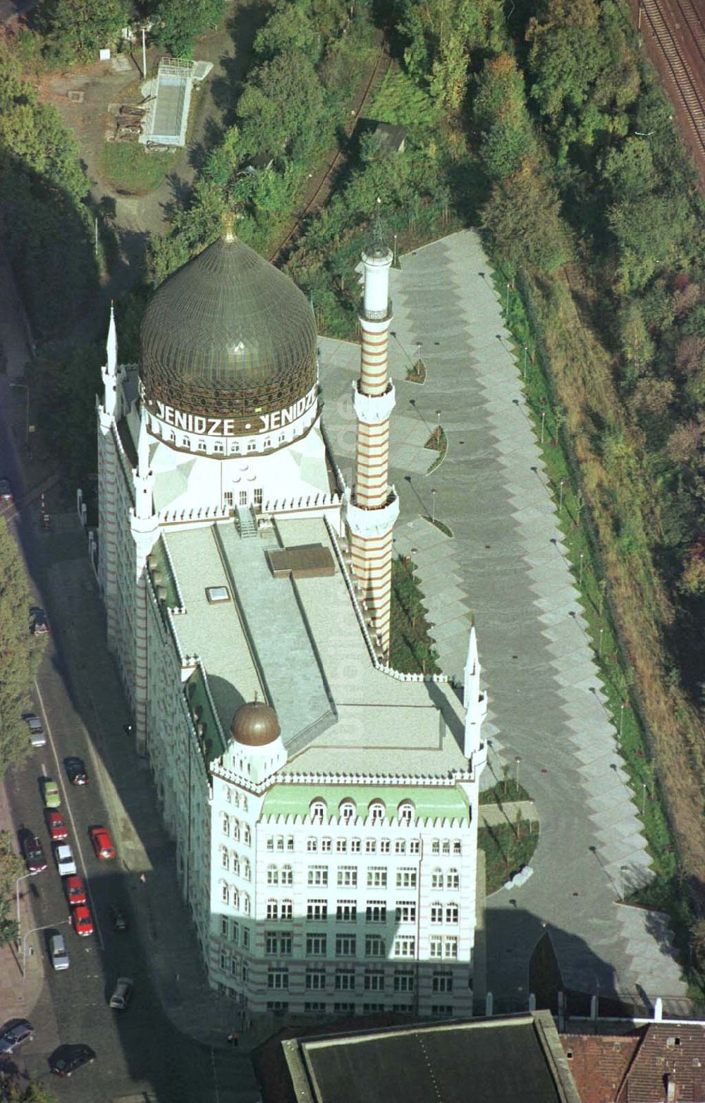 Luftaufnahme Dresden - Fertig restaurierte Moschee Yenidze in Dresden-Neustadt