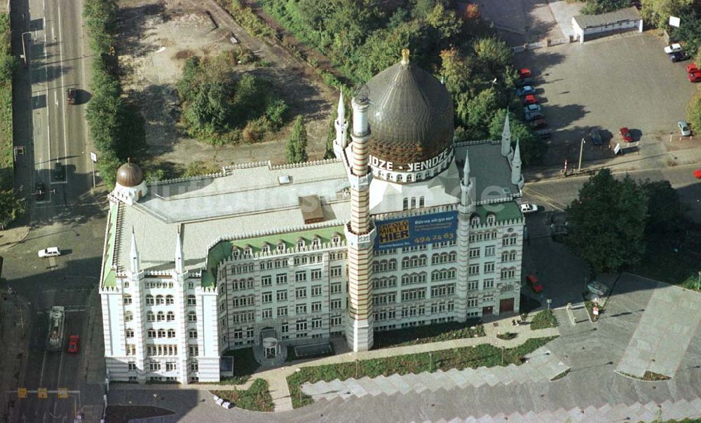 Dresden aus der Vogelperspektive: Fertig restaurierte Moschee Yenidze in Dresden-Neustadt