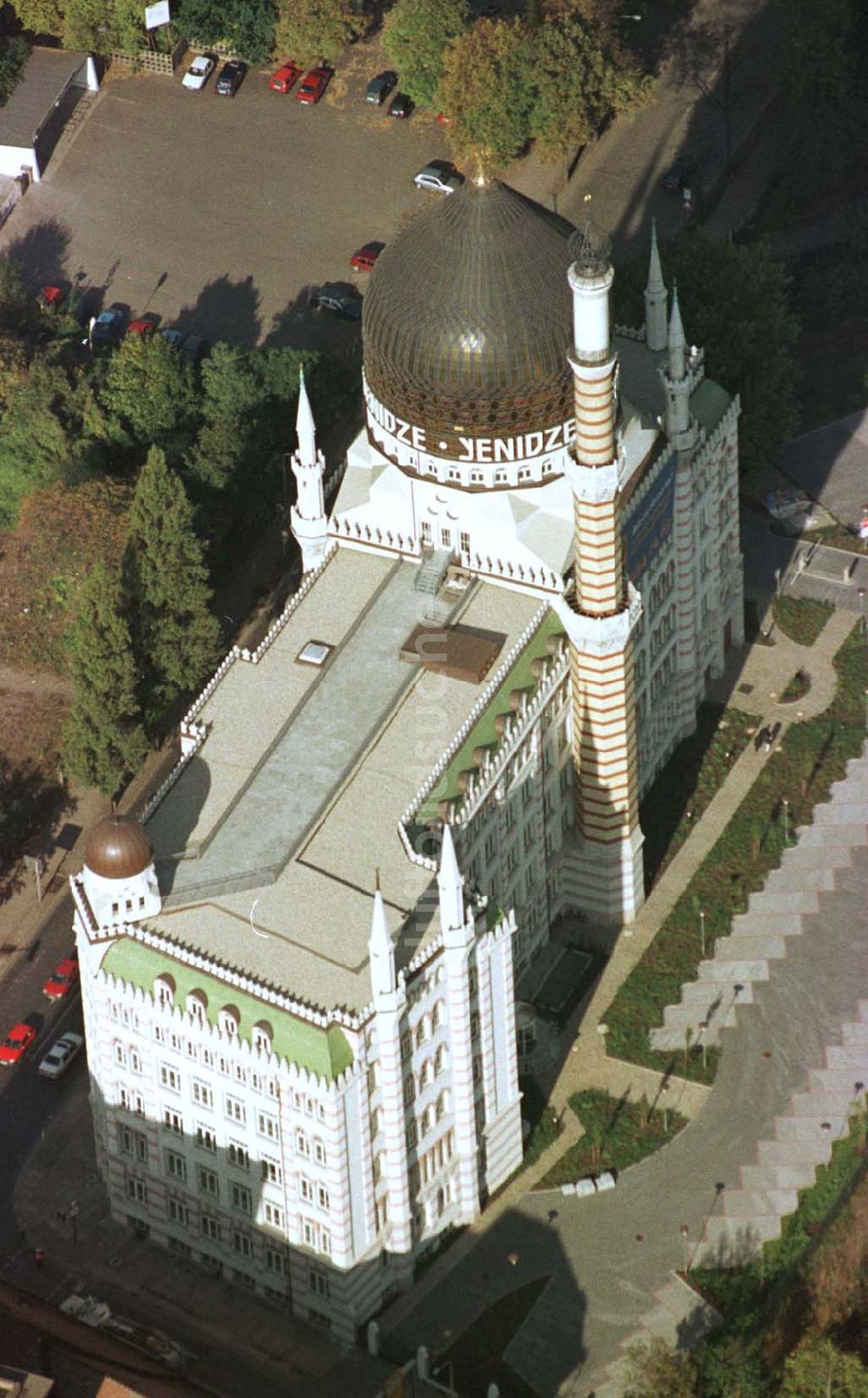 Luftaufnahme Dresden - Fertig restaurierte Moschee Yenidze in Dresden-Neustadt