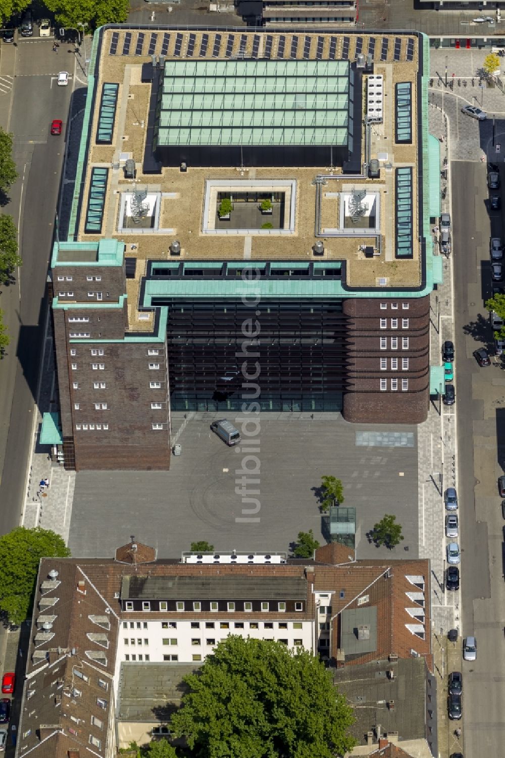 Gelsenkirchen aus der Vogelperspektive: Fertig umgebautes Hans-Sachs-Haus , dem Rathaus in Gelsenkirchen im Bundesland Nordrhein-Westfalen NRW