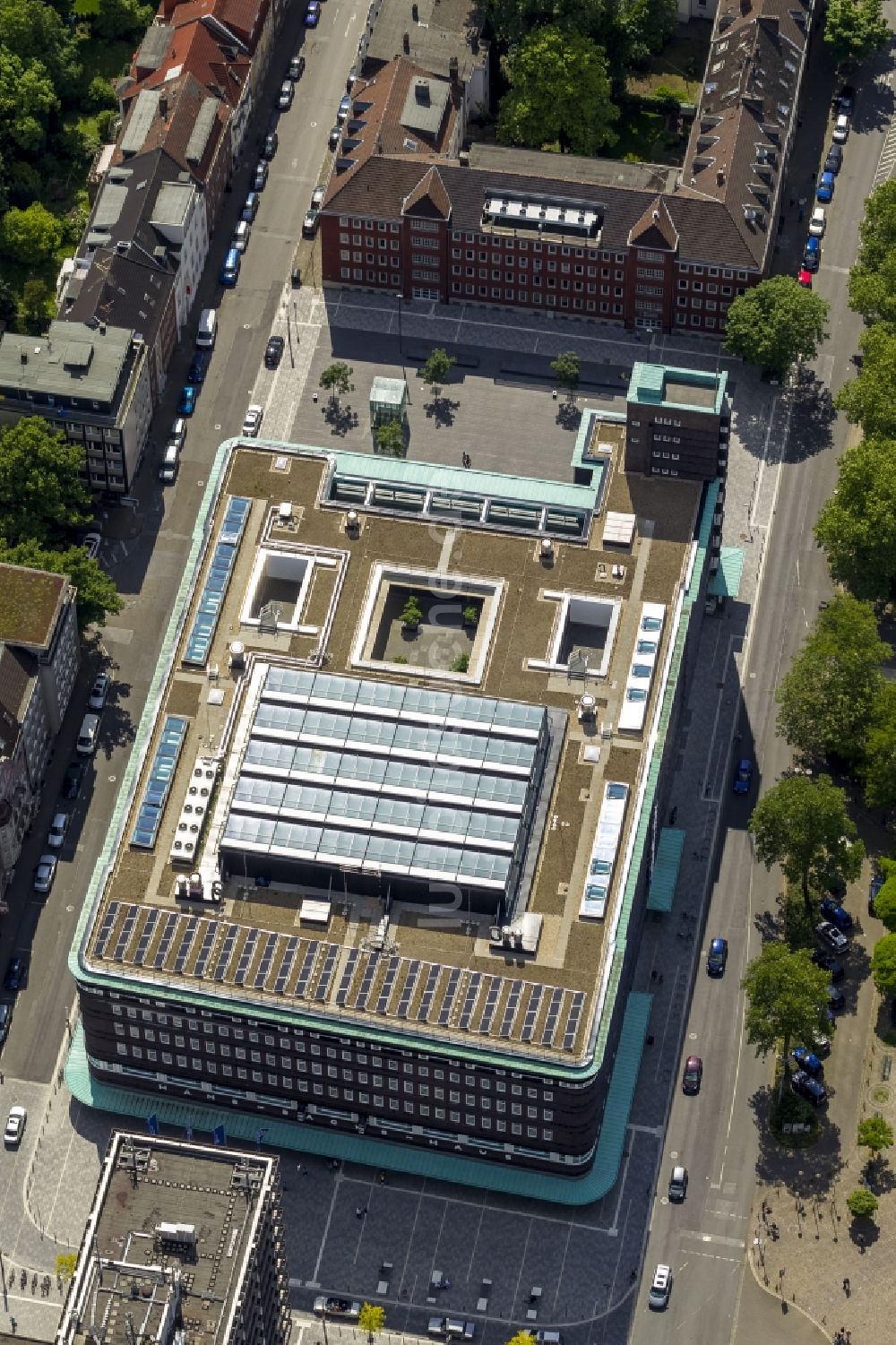 Gelsenkirchen aus der Vogelperspektive: Fertig umgebautes Hans-Sachs-Haus , dem Rathaus in Gelsenkirchen im Bundesland Nordrhein-Westfalen NRW