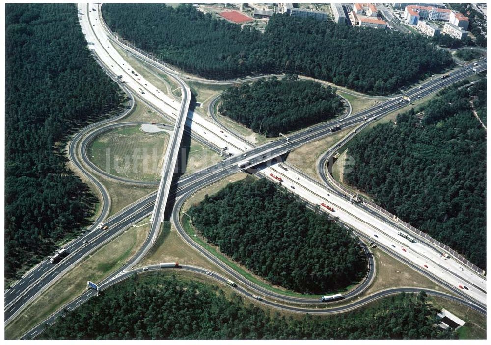 Babelsberg aus der Vogelperspektive: Fertige Autobahnabfahrt Babelsberg am Berliner Ring.