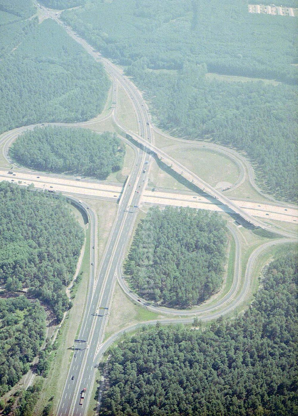 Luftaufnahme Babelsberg - Fertige Autobahnabfahrt Babelsberg am Berliner Ring.