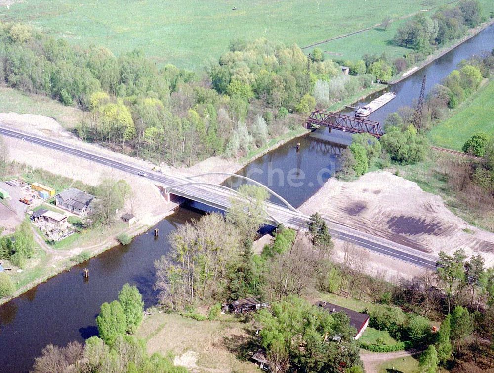 Luftaufnahme Kreuzbruch (bei Liebenwalde) - Fertige neue Straßenbrücke in Kreuzbruch - errichtet durch die VBU - Verkehrsbaz Union NL MLTU Lindow.