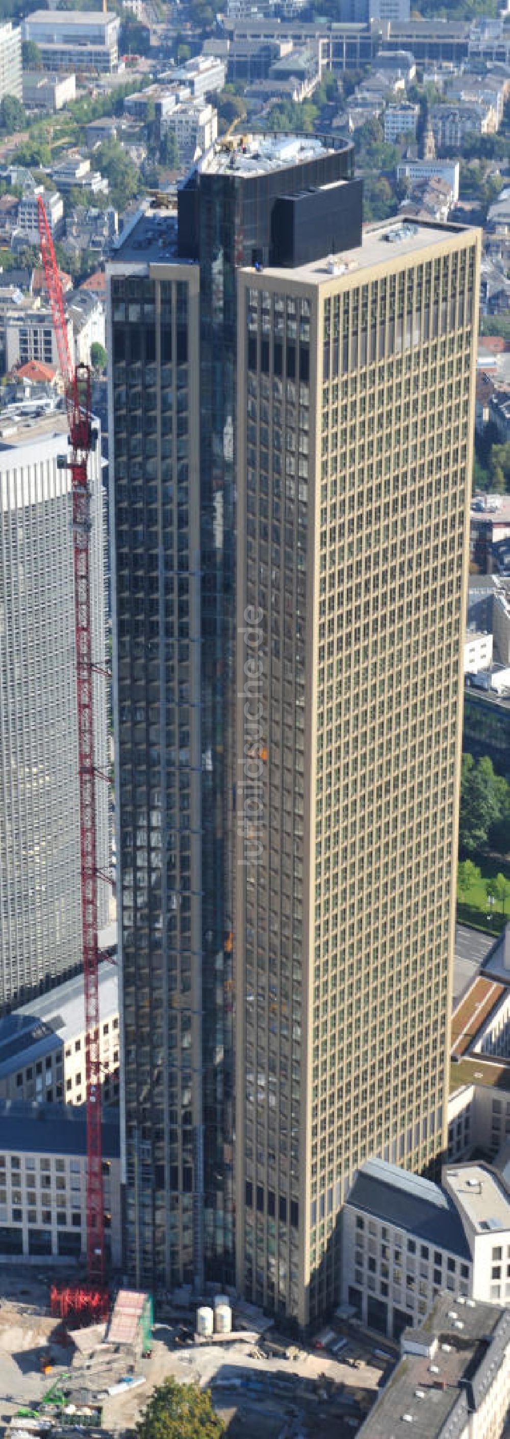 Frankfurt am Main aus der Vogelperspektive: Fertiger Neubau des Hochhauses Tower 185 in Frankfurt / Main