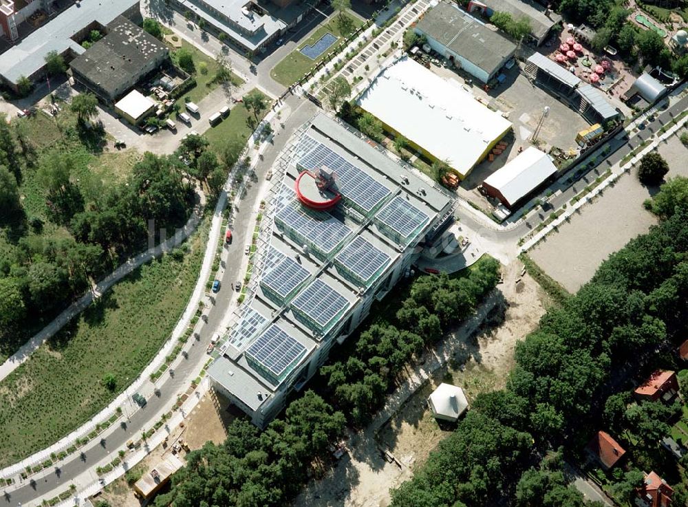 Potsdam / BRB aus der Vogelperspektive: Fertiger Neubau der Hochschule für Film und Fernsehen im Medienpark Babelsberg.