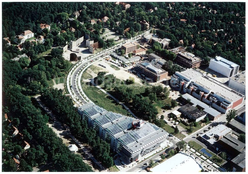 Luftaufnahme Potsdam / BRB - Fertiger Neubau der Hochschule für Film und Fernsehen im Medienpark Babelsberg.