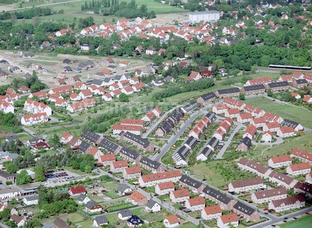 Luftbild Ahrensfelde / Brandenburg - Fertiger Wohnpark am Ahrensfelder Dreieck der Stoffel - Holding. Datum: 15.05.03