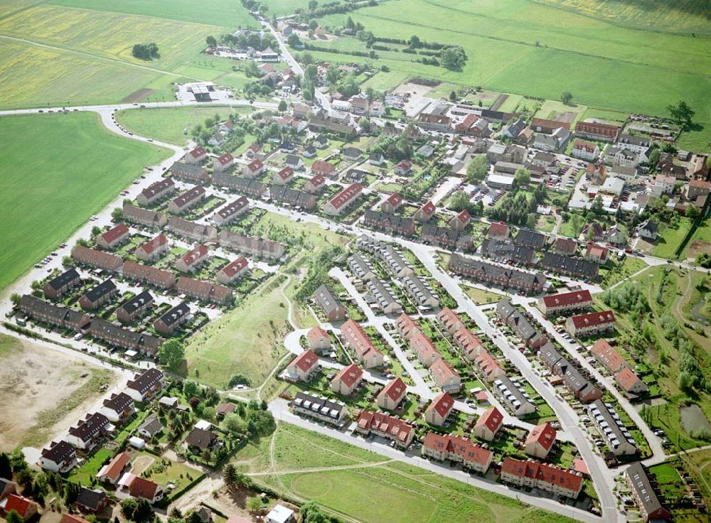 Luftaufnahme Ahrensfelde / Brandenburg - Fertiger Wohnpark am Ahrensfelder Dreieck der Stoffel - Holding. Datum: 15.05.03