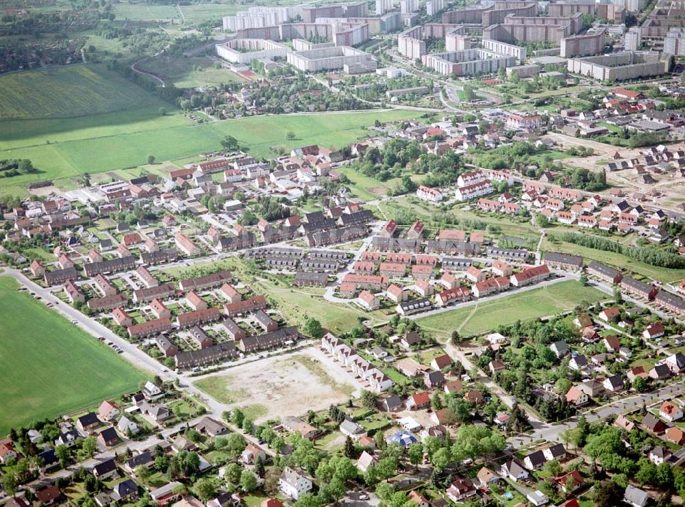 Luftbild Ahrensfelde / Brandenburg - Fertiger Wohnpark am Ahrensfelder Dreieck der Stoffel - Holding. Datum: 15.05.03