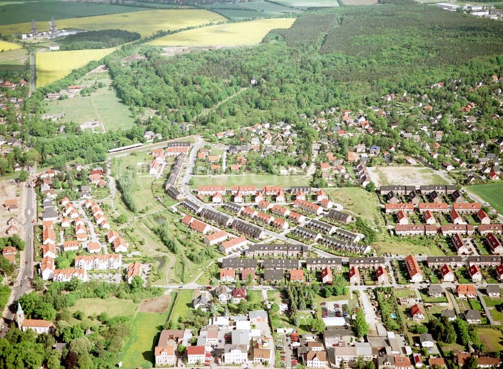 Luftaufnahme Ahrensfelde / Brandenburg - Fertiger Wohnpark am Ahrensfelder Dreieck der Stoffel - Holding. Datum: 15.05.03