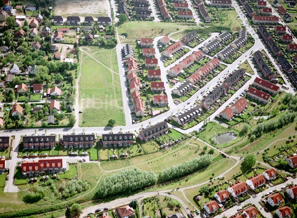 Luftbild Ahrensfelde / Brandenburg - Fertiger Wohnpark am Ahrensfelder Dreieck der Stoffel - Holding. Datum: 15.05.03