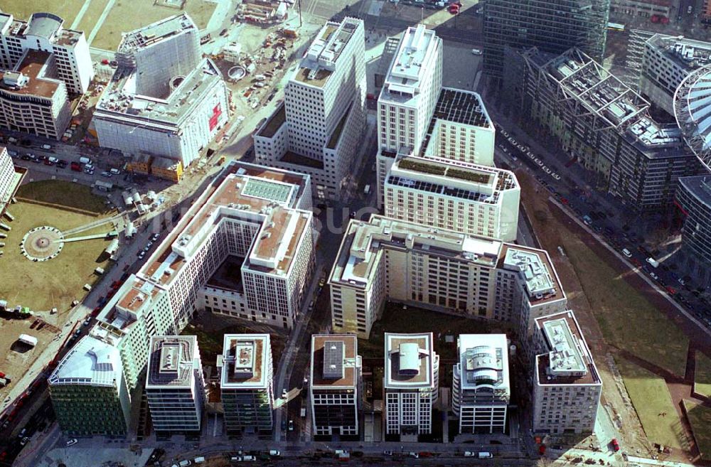 Berlin / Tiergarten aus der Vogelperspektive: Fertiges Areal des BEISHEIM-Centers am Potsdamer Platz / Leipziger Platz in Berlin Mitte-Tiergarten.