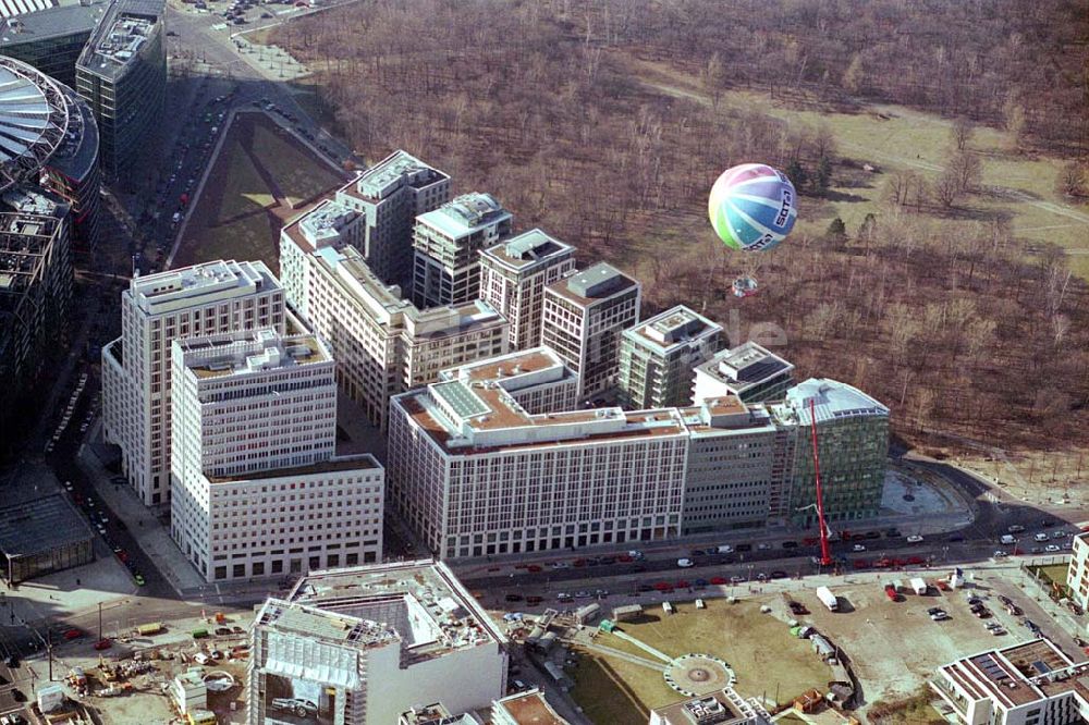 Berlin / Tiergarten aus der Vogelperspektive: Fertiges Areal des BEISHEIM-Centers am Potsdamer Platz / Leipziger Platz in Berlin Mitte-Tiergarten.