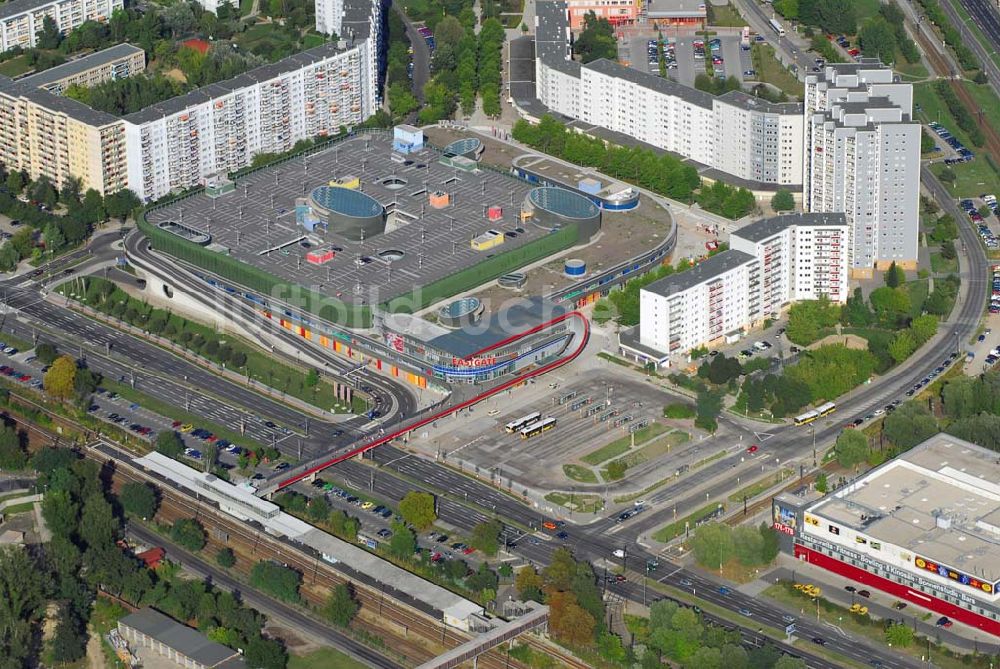 Berlin-Marzahn aus der Vogelperspektive: Fertiges Einkaufscenter Eastgate - eines der größten und außergewöhnlichsten in Berlin