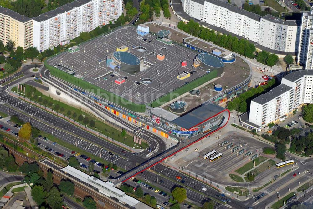 Berlin-Marzahn von oben - Fertiges Einkaufscenter Eastgate - eines der größten und außergewöhnlichsten in Berlin