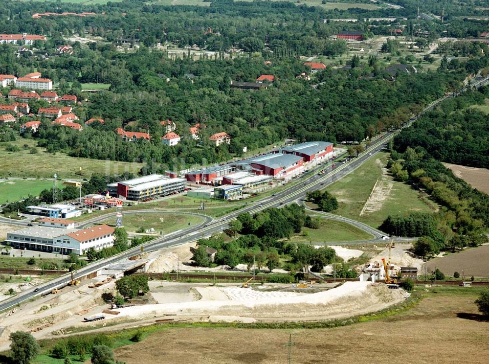 Luftaufnahme Wustermark - Brandenburg - Fertiges Factory-Outlet-Centers an der B5 bei Wustermark / Brandenburg.